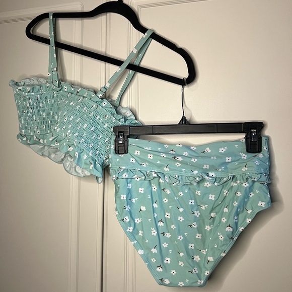 Ruched Top Bikini Set - Picture 6 of 8